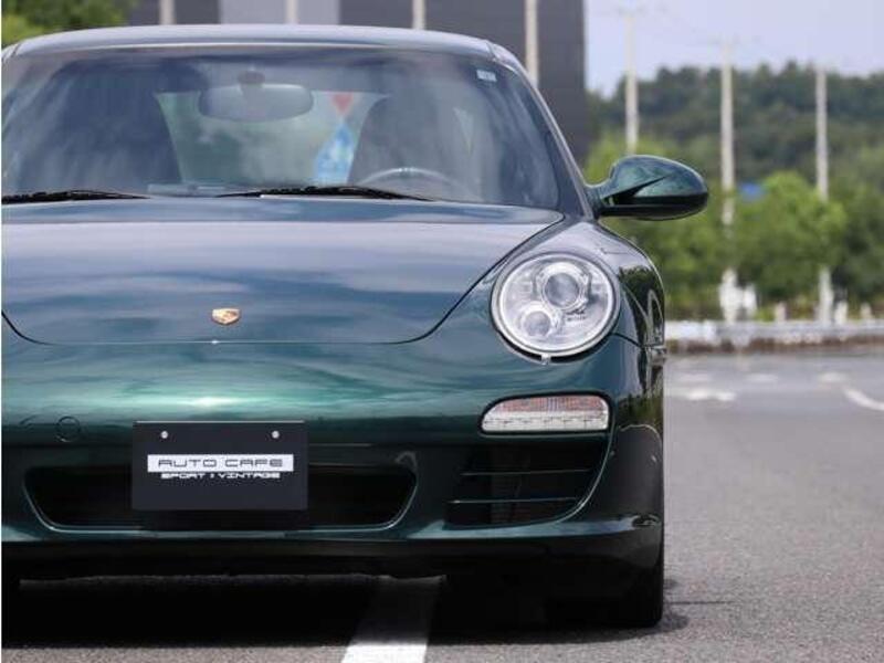 911