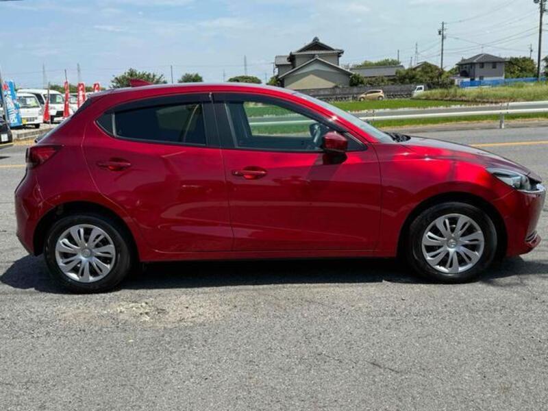 MAZDA2