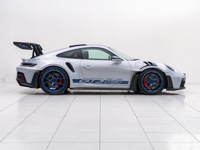911