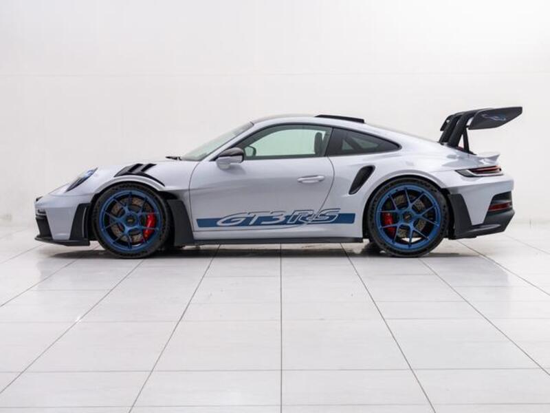 911