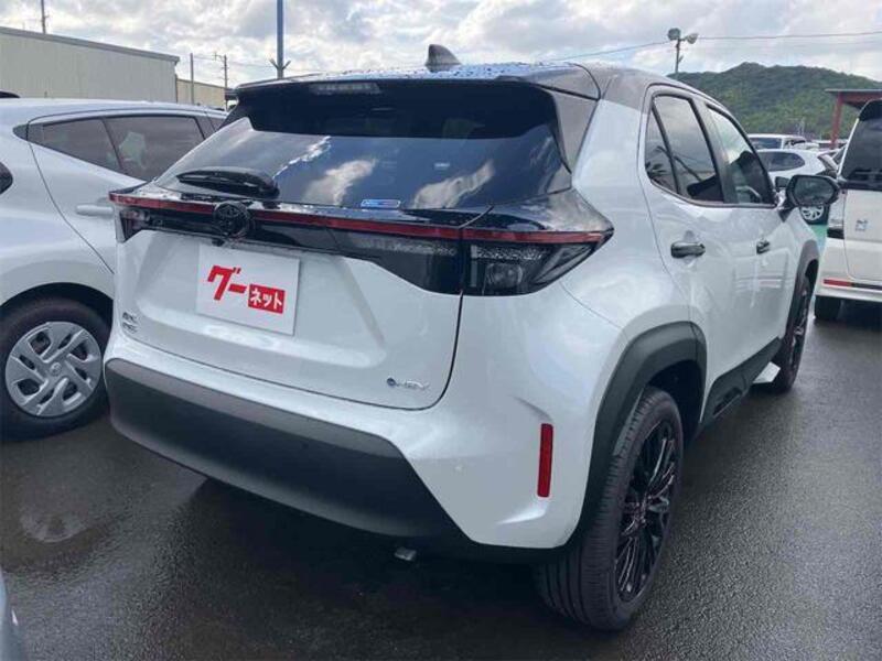 YARIS CROSS
