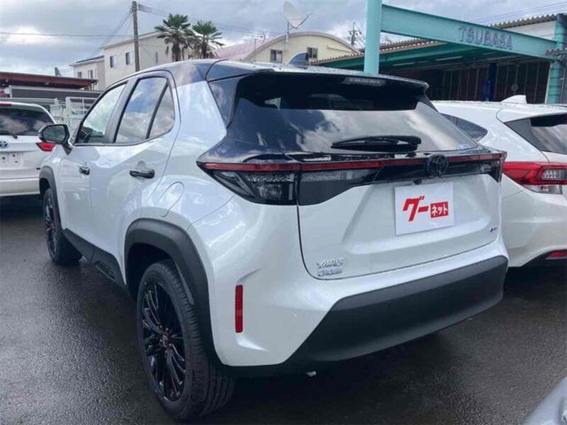 YARIS CROSS