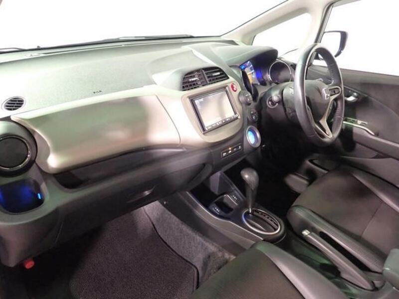 FIT HYBRID