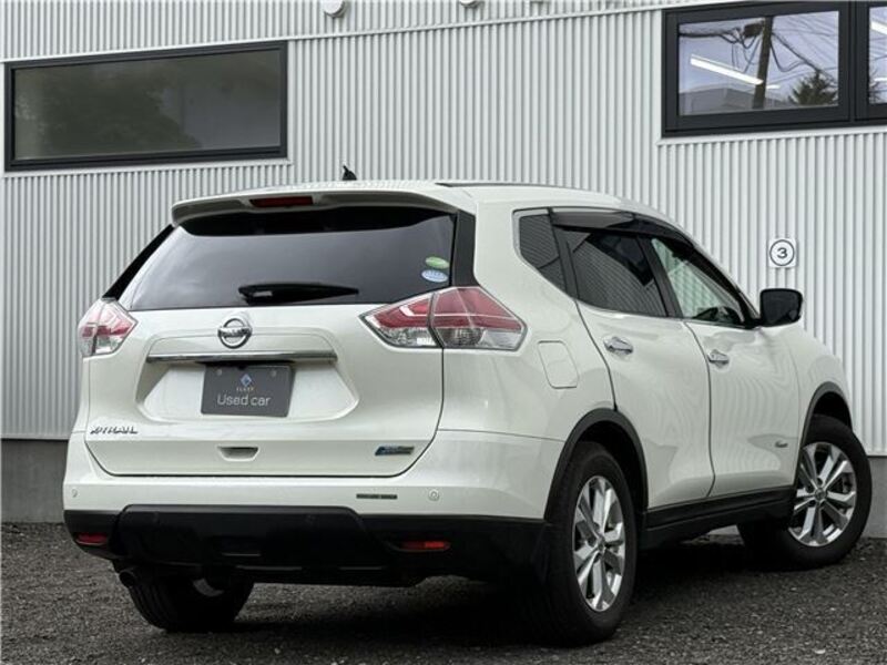 X-TRAIL