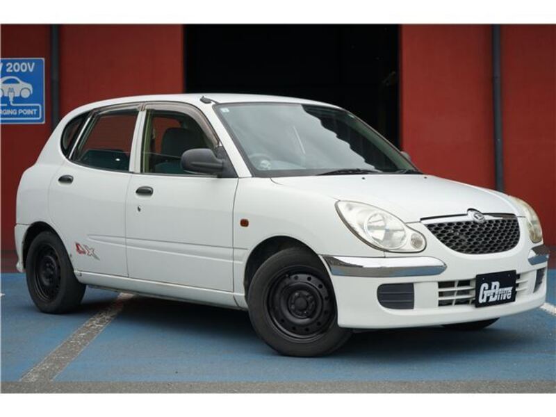 DAIHATSU STORIA