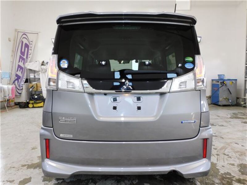 DELICA D2
