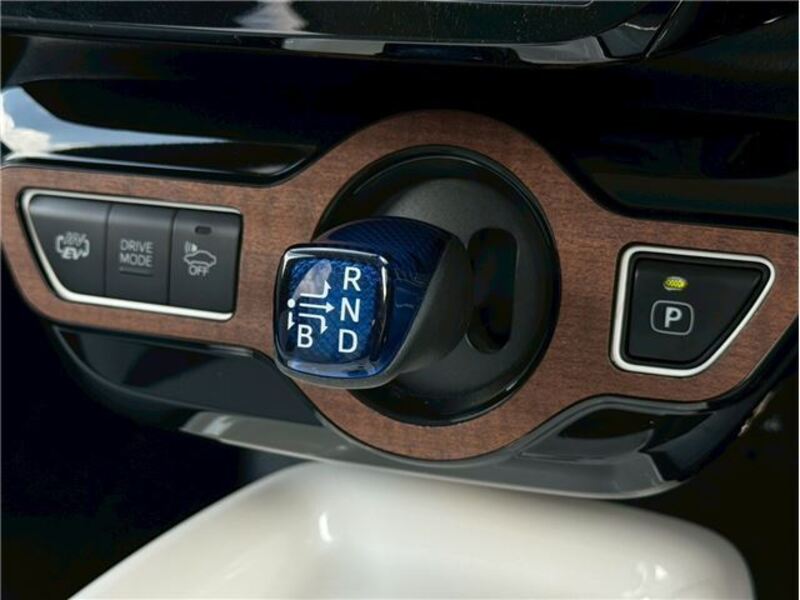 PRIUS PHV