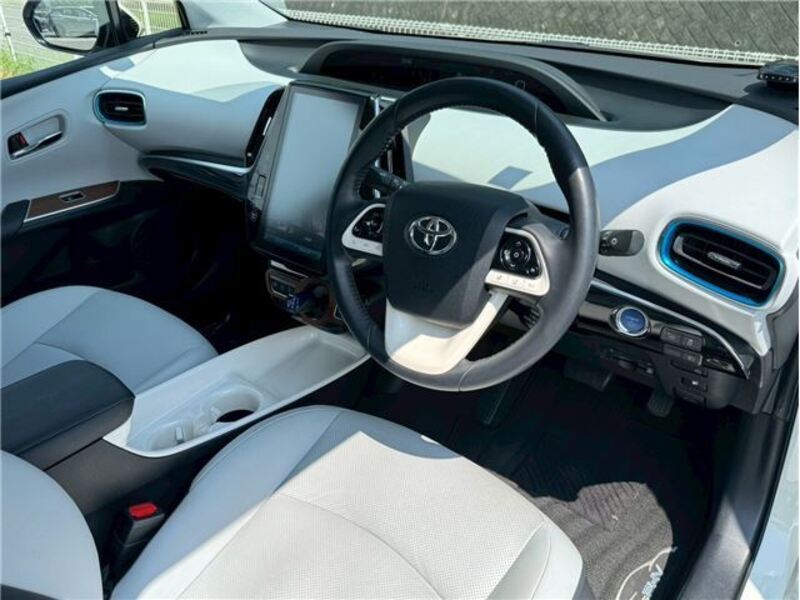 PRIUS PHV