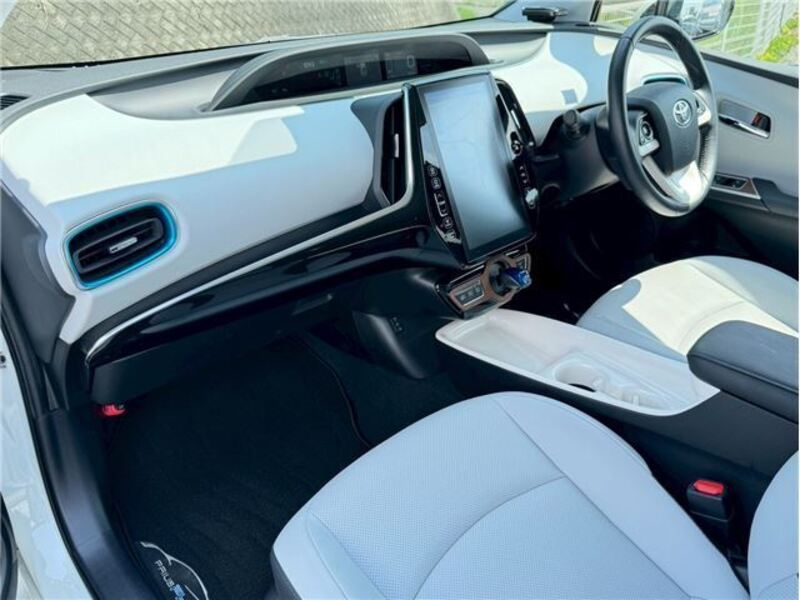 PRIUS PHV