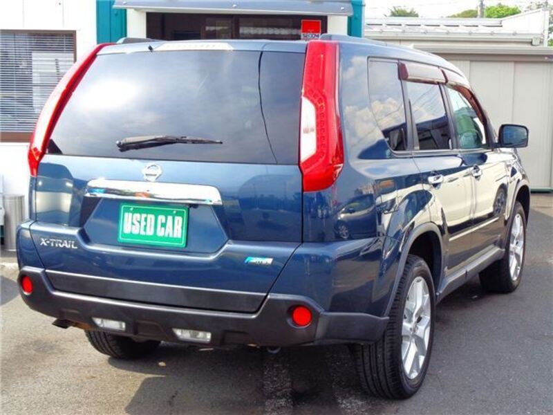 X-TRAIL