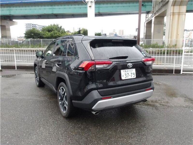RAV4