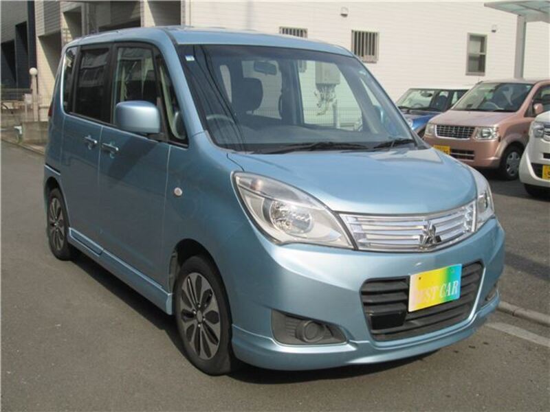 MITSUBISHI DELICA D2