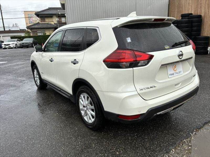 X-TRAIL