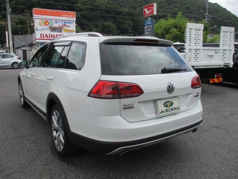 GOLF ALLTRACK