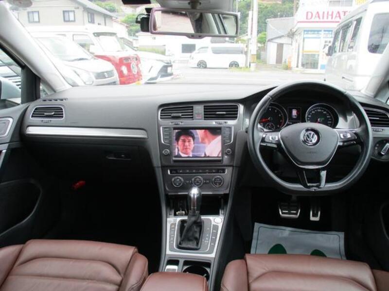 GOLF ALLTRACK