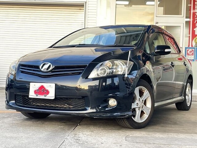 TOYOTA AURIS