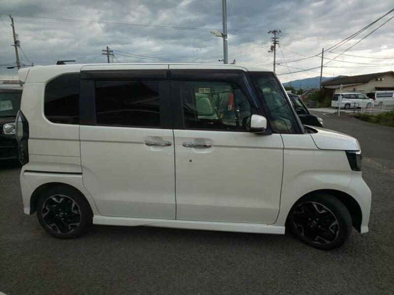 N BOX CUSTOM