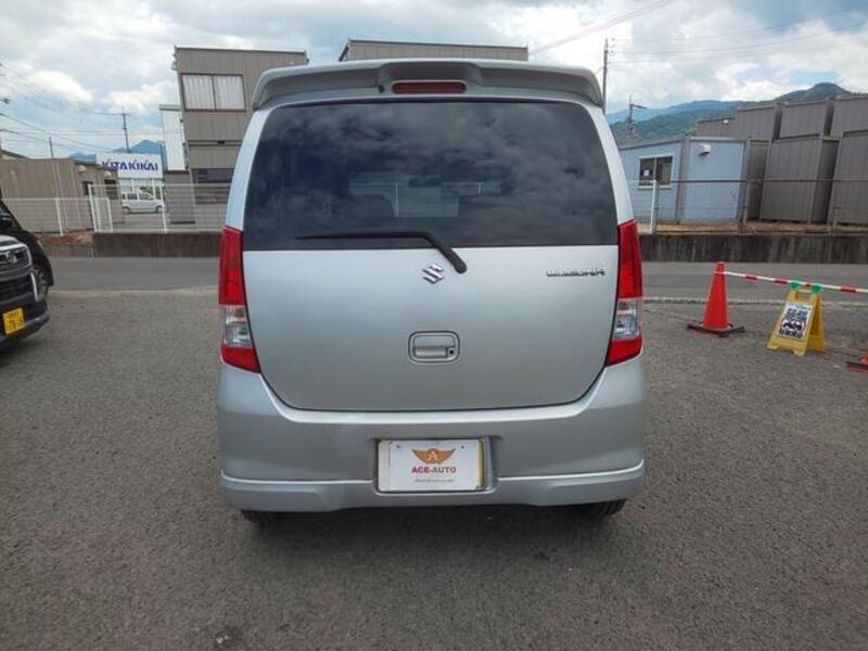 WAGON R