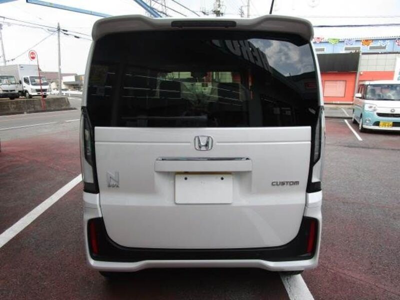N BOX CUSTOM