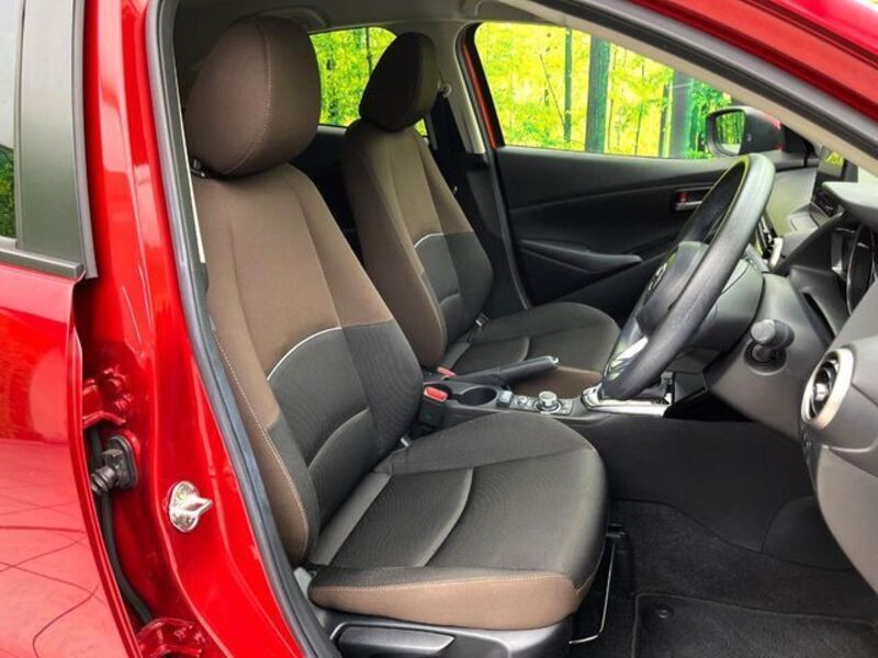 MAZDA2