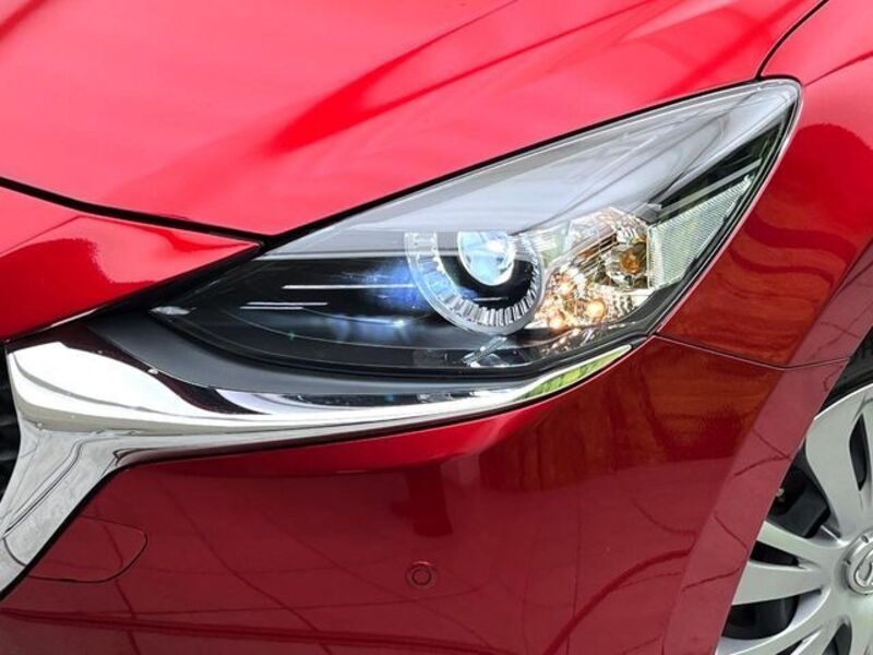 MAZDA2