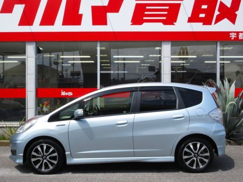 FIT HYBRID