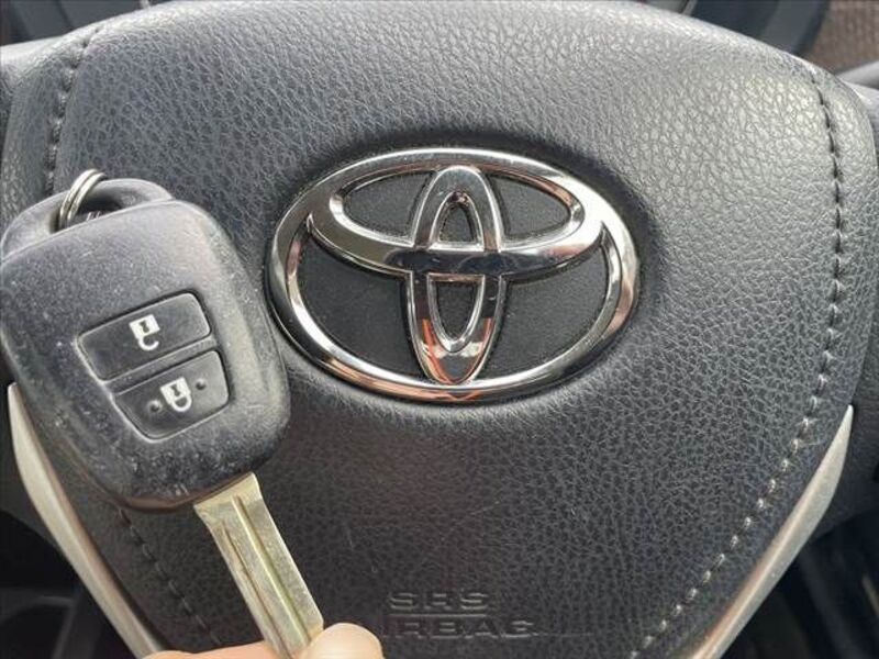 COROLLA AXIO