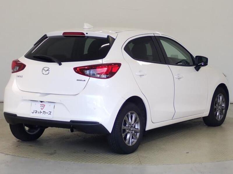 MAZDA2