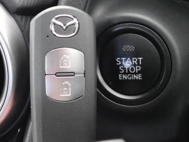 MAZDA2