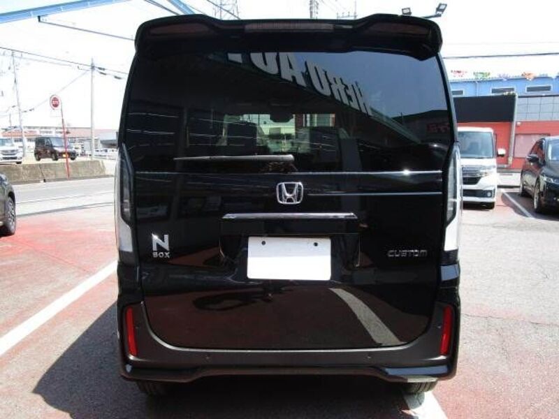 N BOX CUSTOM