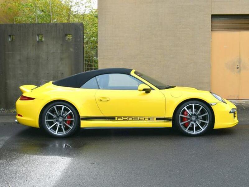 911