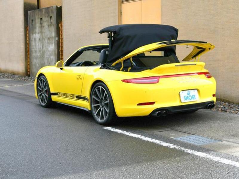911