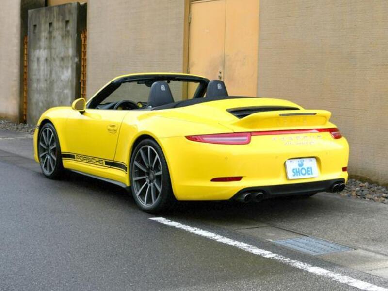 911
