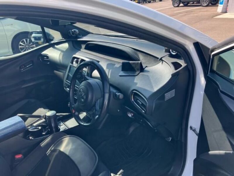 PRIUS PHV