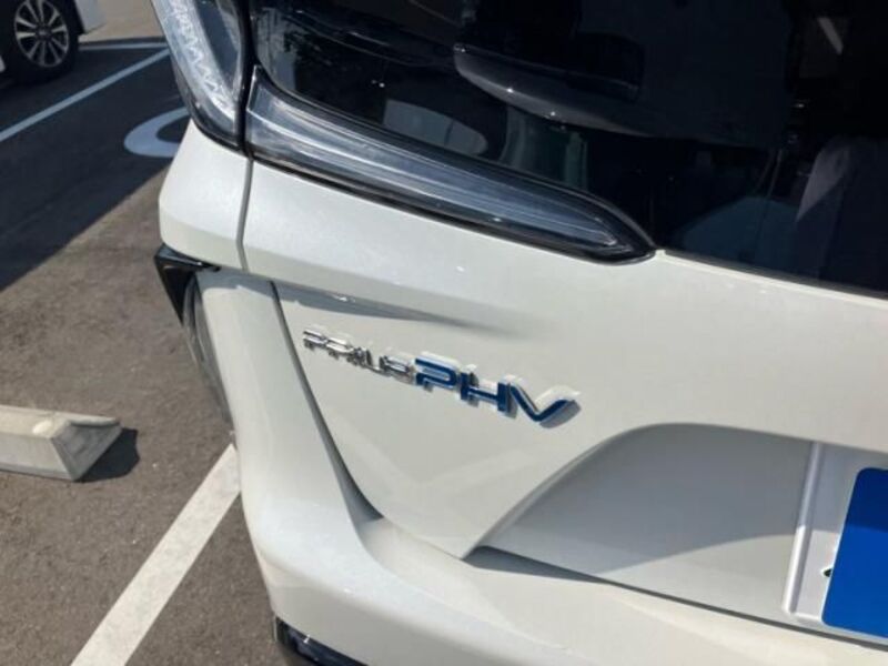 PRIUS PHV