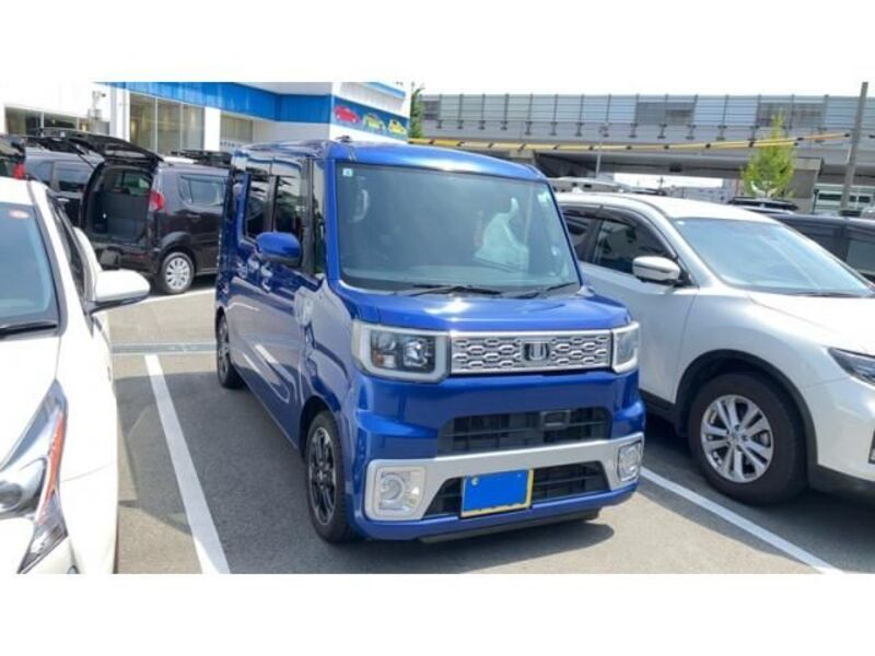 DAIHATSU WAKE