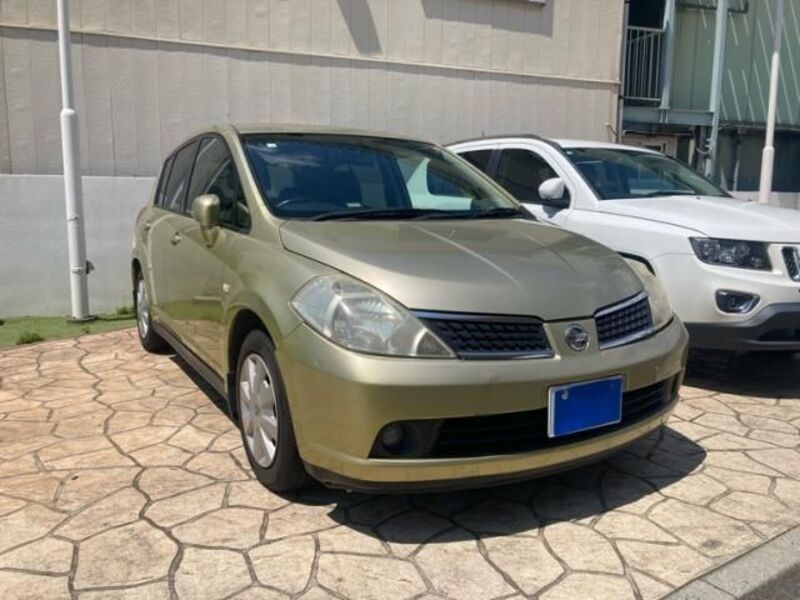 NISSAN TIIDA