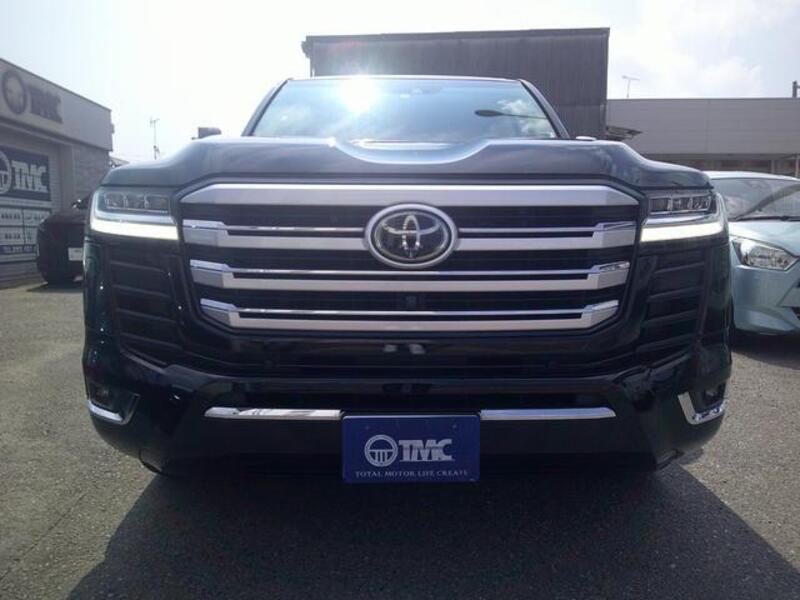 LAND CRUISER