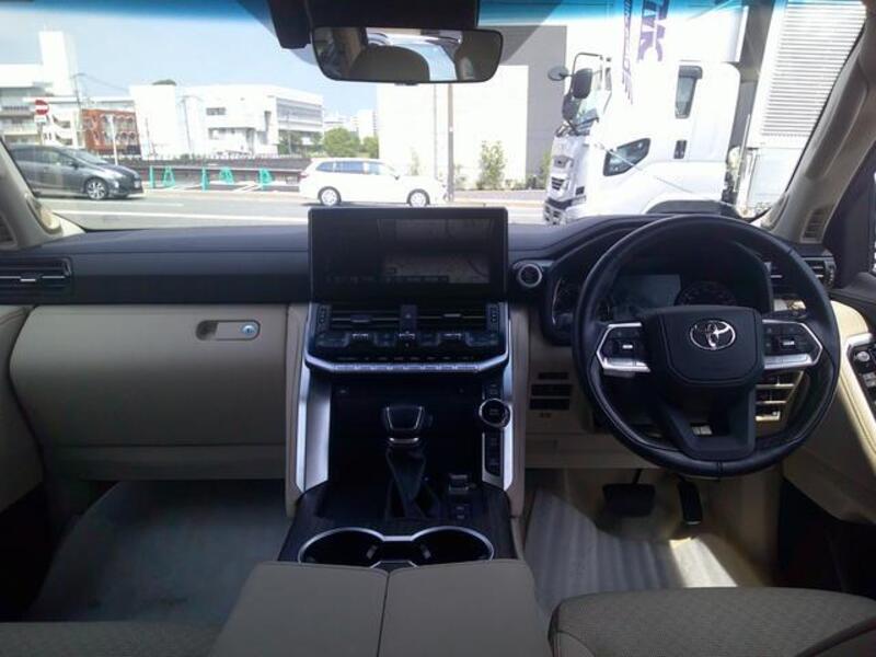 LAND CRUISER