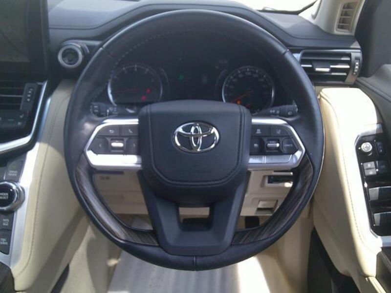 LAND CRUISER