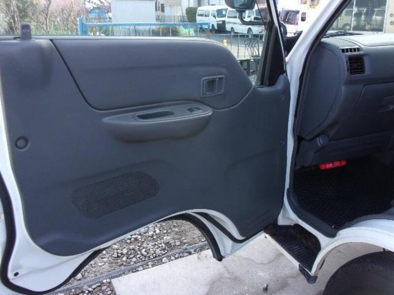 BONGO VAN