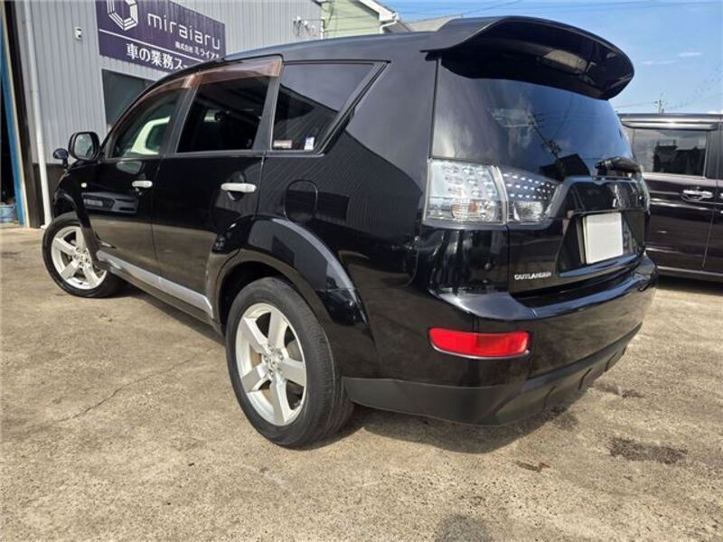 OUTLANDER