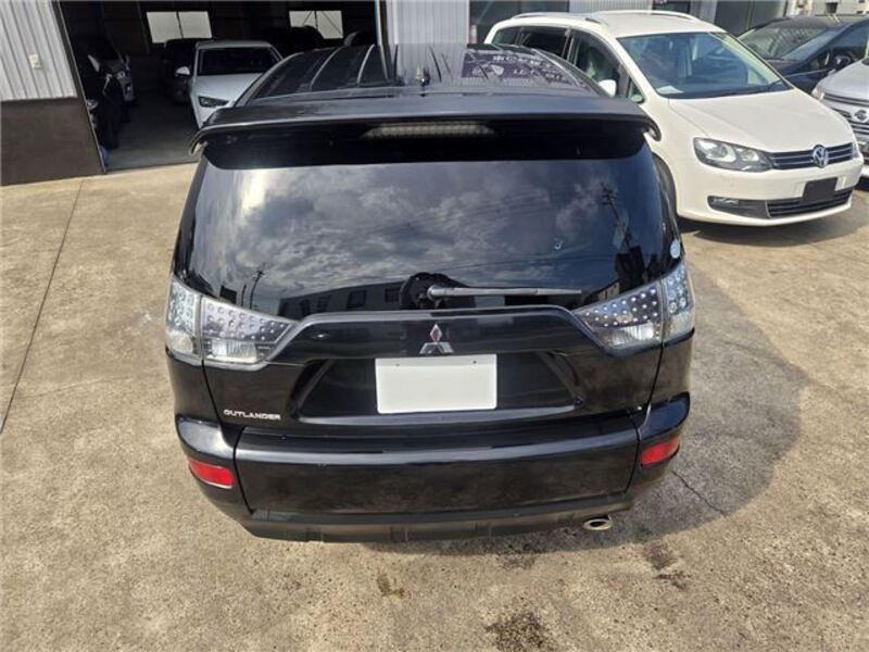 OUTLANDER