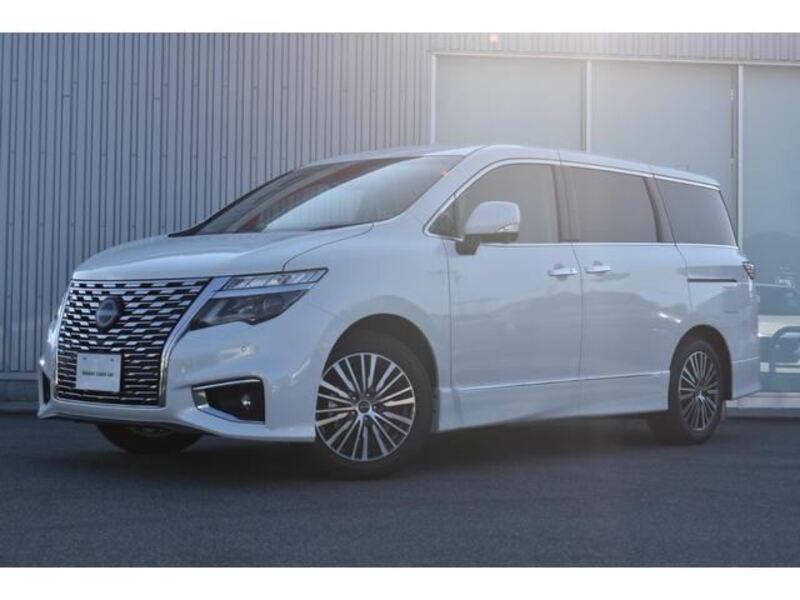 NISSAN ELGRAND