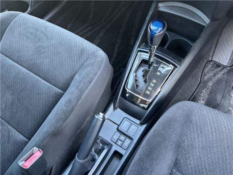 COROLLA AXIO