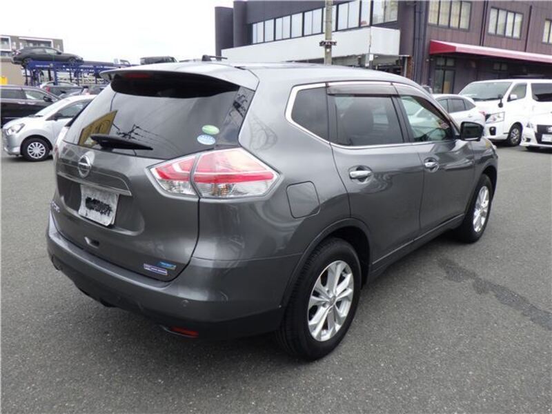 X-TRAIL