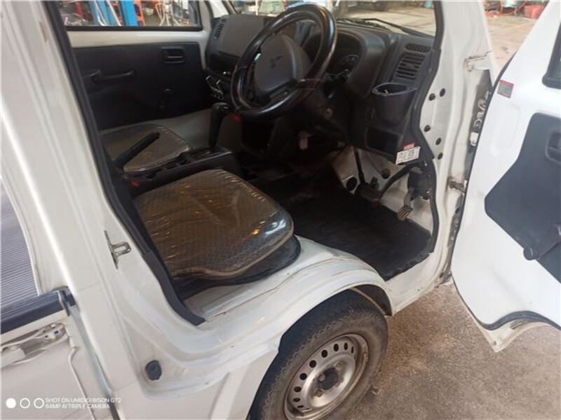 MINICAB TRUCK