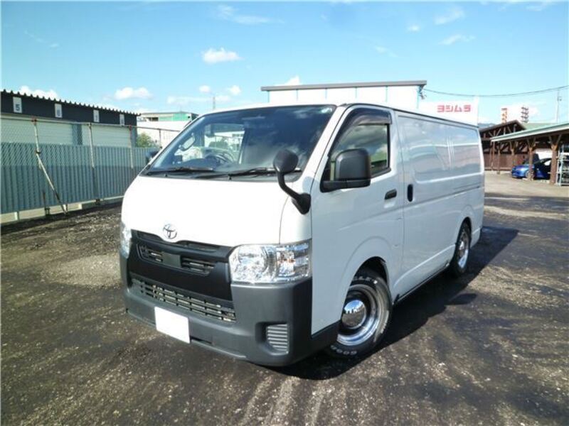TOYOTA HIACE