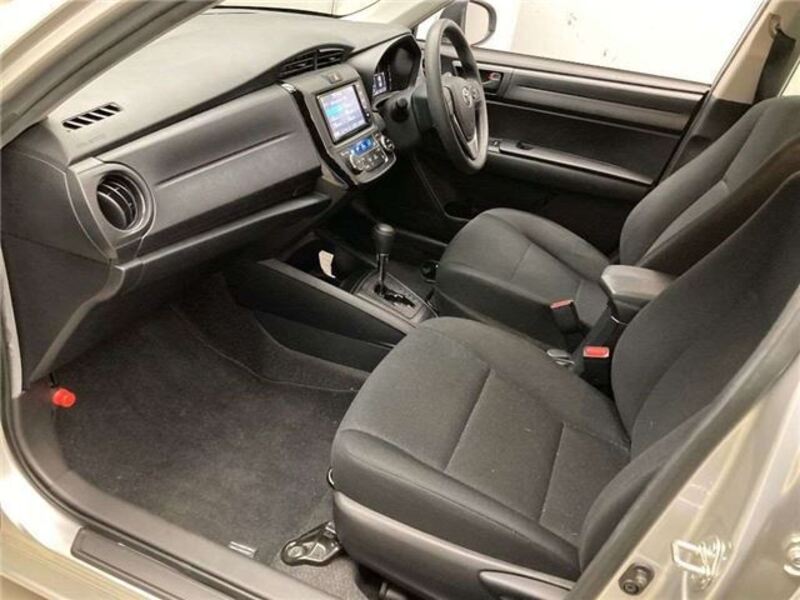 COROLLA AXIO