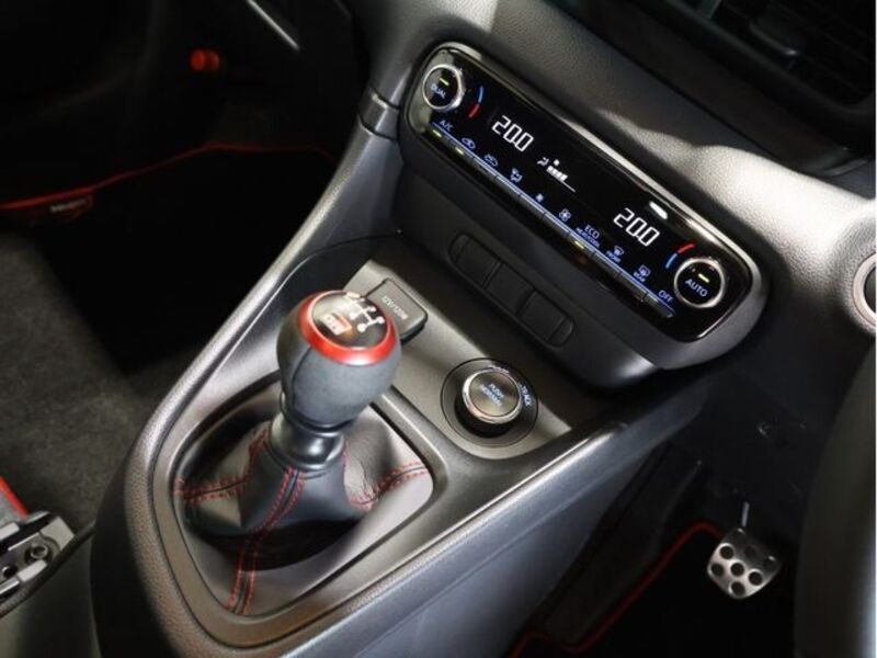 GR YARIS